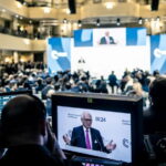 کنفرانس امنیتی مونیخ: پردهٔ آهنینِ جدید ساخته می‌شود؛ شتاب اروپا به‌سوی میلیتاریسم و بلوک‌بندی – برگردان شبنم آذری